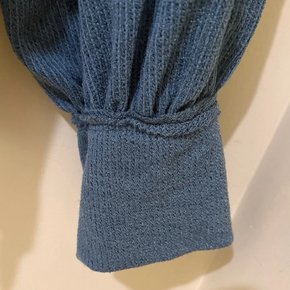 Like Love HAZEL BLUES DOESN'T COMPARE V-NECK TOP Women’s Sweater long sleeve 1XL - Picture 8 of 12